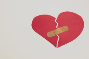 Раздели се една от най-известните родни двойки СКРИЙНШОТ 18 broken heart 2965890 1280