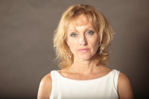 "На 60 съм, а всички мислят, че съм на 40! Никога не съм си слагала ботокс, просто от 20 години не правя ТОВА: - 52 woman 7959860 1280