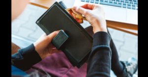 Сложете само ДВЕ неща в портфейла си и ще го превърнете в магнит за пари! 26 screenshot148133
