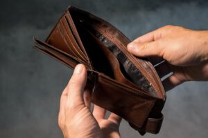 Кои зодии винаги се преструват на бедни като църковни мишки? 13 wallet 3548021 1280