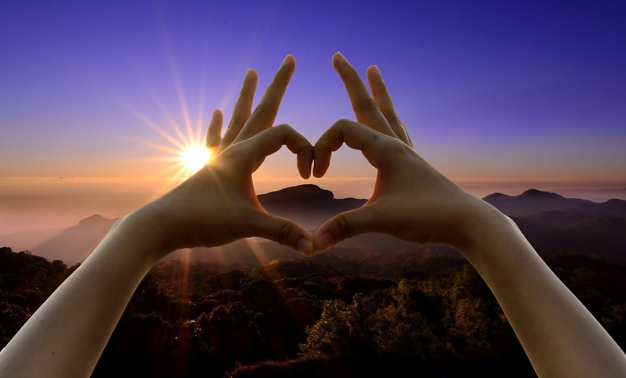 ИСТИНСКО ЗЛАТО! Това са 4-те зодии, които всеки трябва да има в живота си 3 love sign 950912 1280