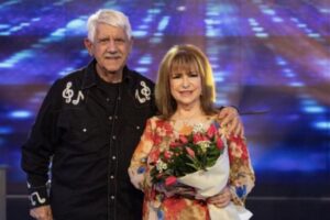 Леле, мале: Обичаната Мими Иванова си „смени лицето“ на 77! (как ви се струва и ще я познаете ли – СНИМКИ) 58 454530335 827787819490194 7122592786380773005 n