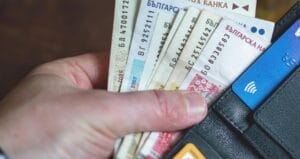 От 1 март вдигат заплатите на всички българи в тази професия 2 big pexels emil kalibradov 3013808 7085784 1