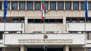МВнР със силно предупреждение: Българите да не ходят в тази страна съседка, там всичко е блокирано 32 1647167210 mvnr