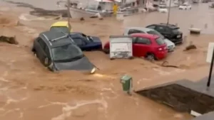Гърция е под вода! Мощна буря удари известни градове, страшно е 2 1743483310 2